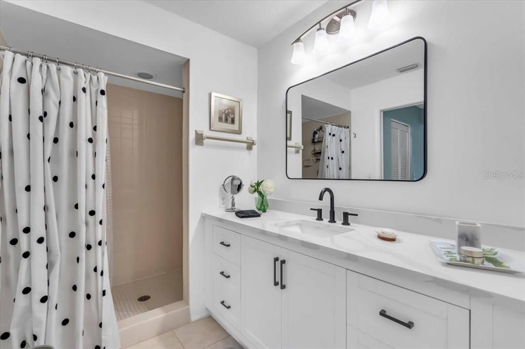 For Sale: $195,000 (2 beds, 2 baths, 1202 Square Feet)