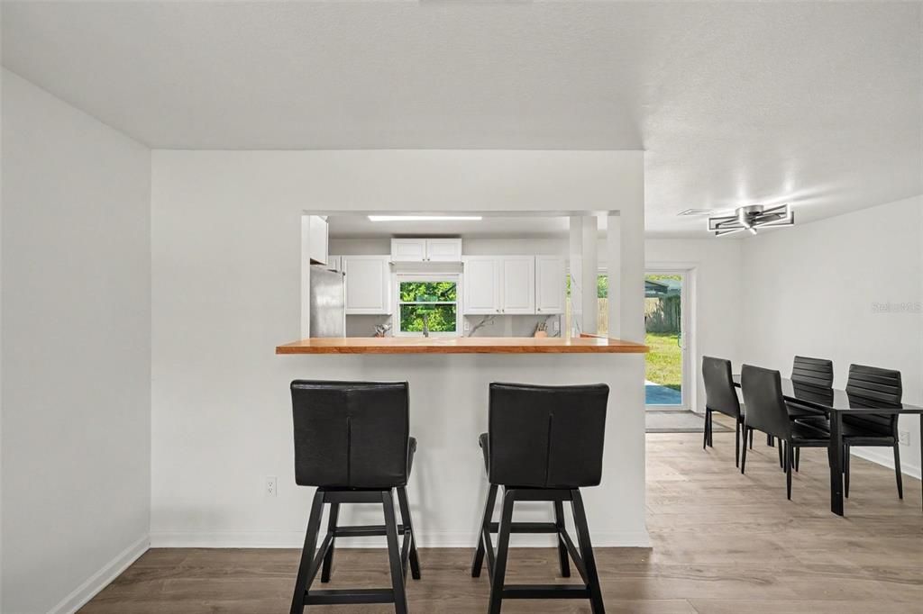 For Sale: $295,000 (3 beds, 1 baths, 1147 Square Feet)