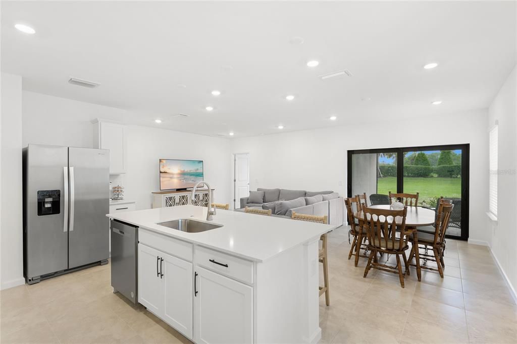 For Rent: $3,000 (4 beds, 2 baths, 1591 Square Feet)