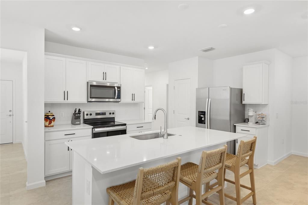 For Rent: $3,000 (4 beds, 2 baths, 1591 Square Feet)