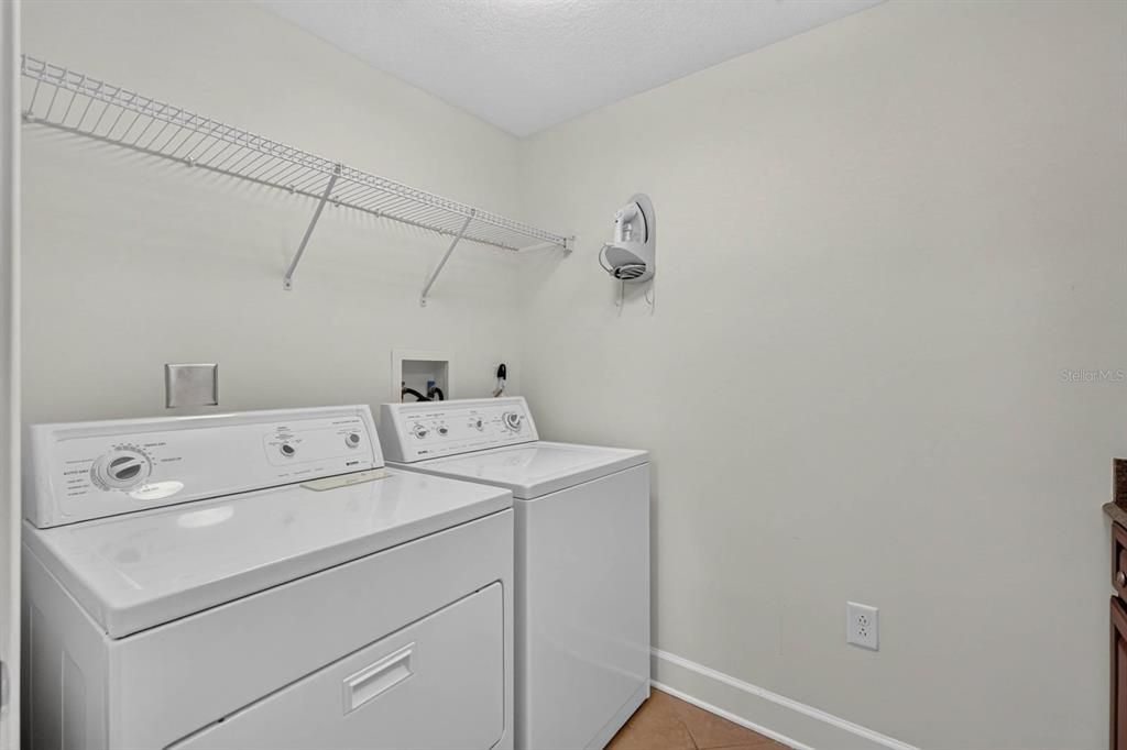 For Sale: $939,000 (3 beds, 3 baths, 1818 Square Feet)
