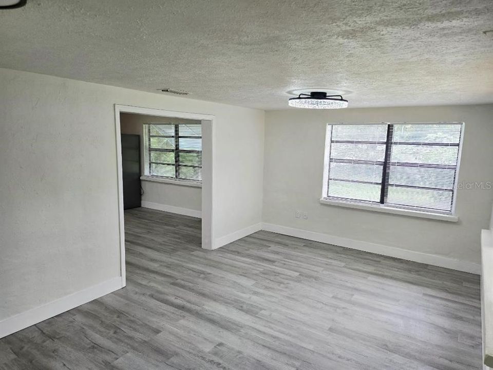 For Sale: $229,600 (3 beds, 1 baths, 1216 Square Feet)
