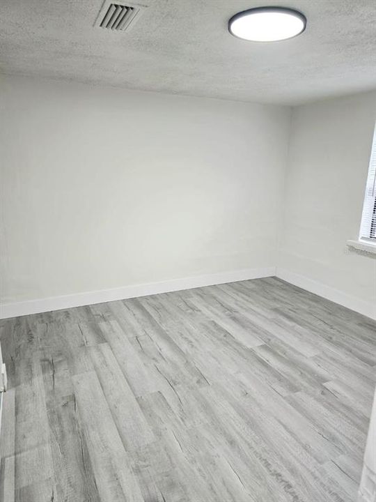 For Sale: $229,600 (3 beds, 1 baths, 1216 Square Feet)