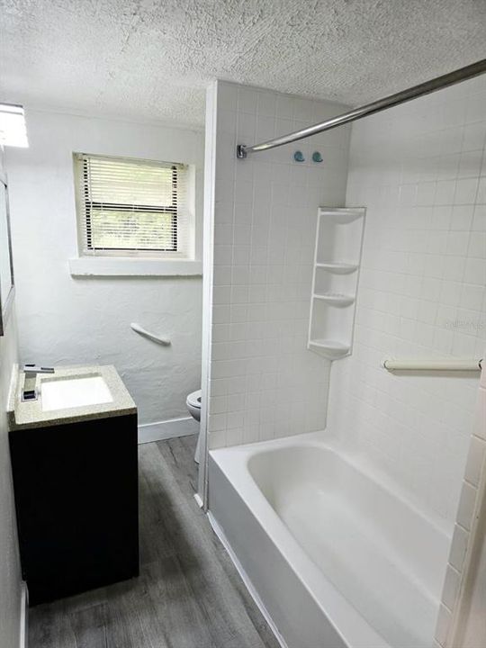 For Sale: $229,600 (3 beds, 1 baths, 1216 Square Feet)
