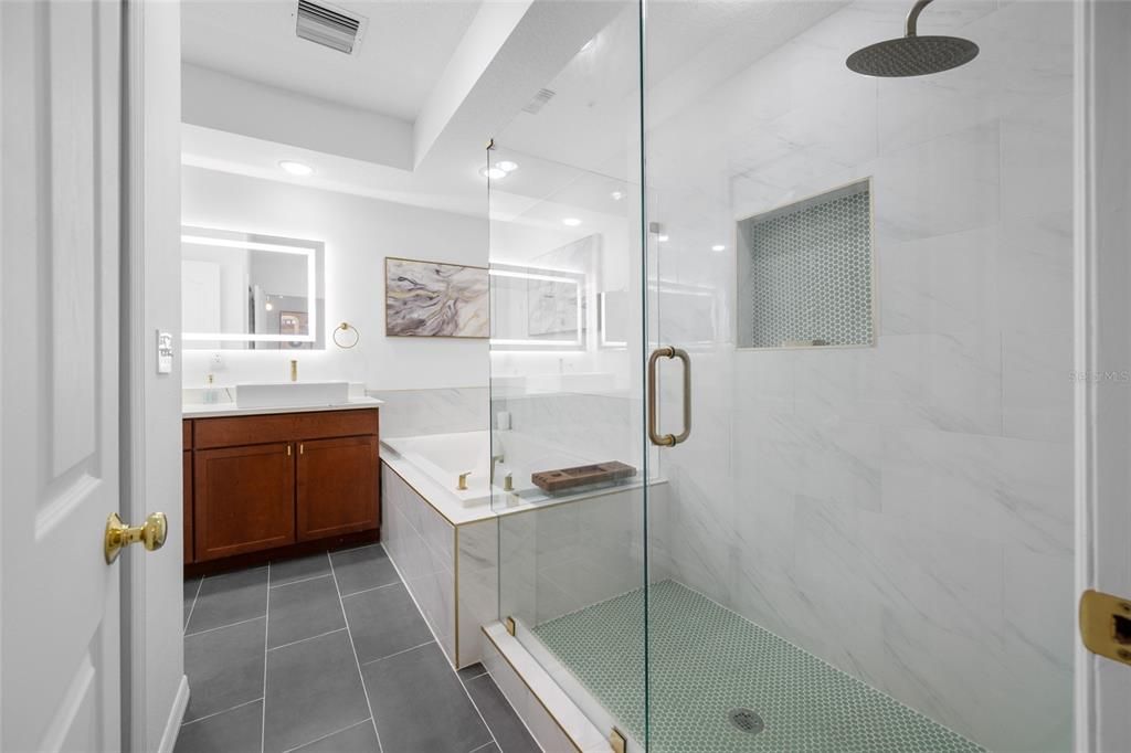 En Venta: $330,000 (3 camas, 2 baños, 1588 Pies cuadrados)