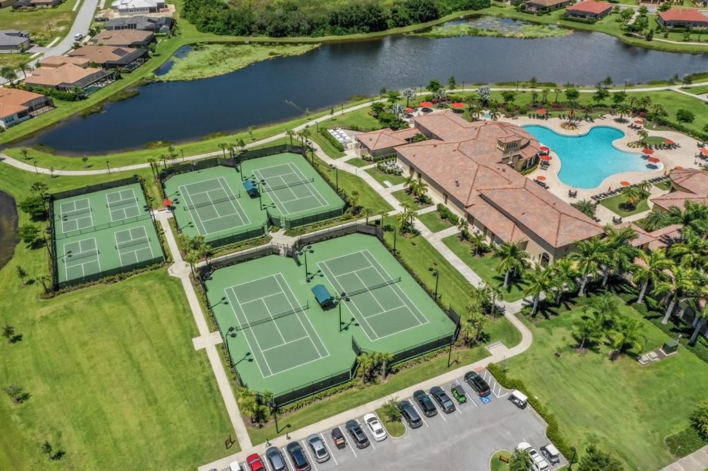 En Venta: $575,000 (4 camas, 2 baños, 2251 Pies cuadrados)