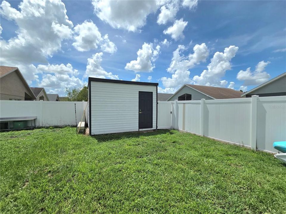 For Sale: $350,000 (3 beds, 2 baths, 1573 Square Feet)