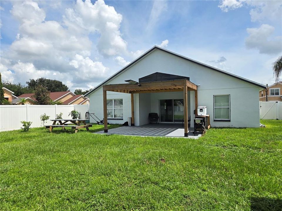 For Sale: $350,000 (3 beds, 2 baths, 1573 Square Feet)