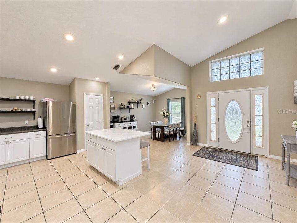 For Sale: $350,000 (3 beds, 2 baths, 1573 Square Feet)