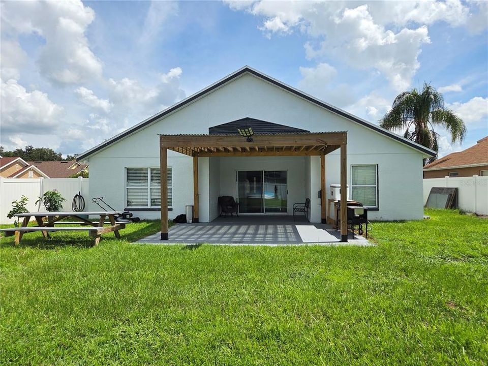 For Sale: $350,000 (3 beds, 2 baths, 1573 Square Feet)