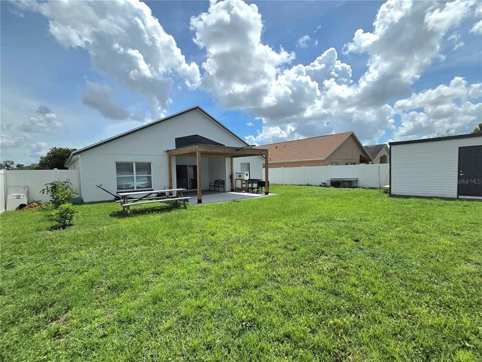 For Sale: $350,000 (3 beds, 2 baths, 1573 Square Feet)