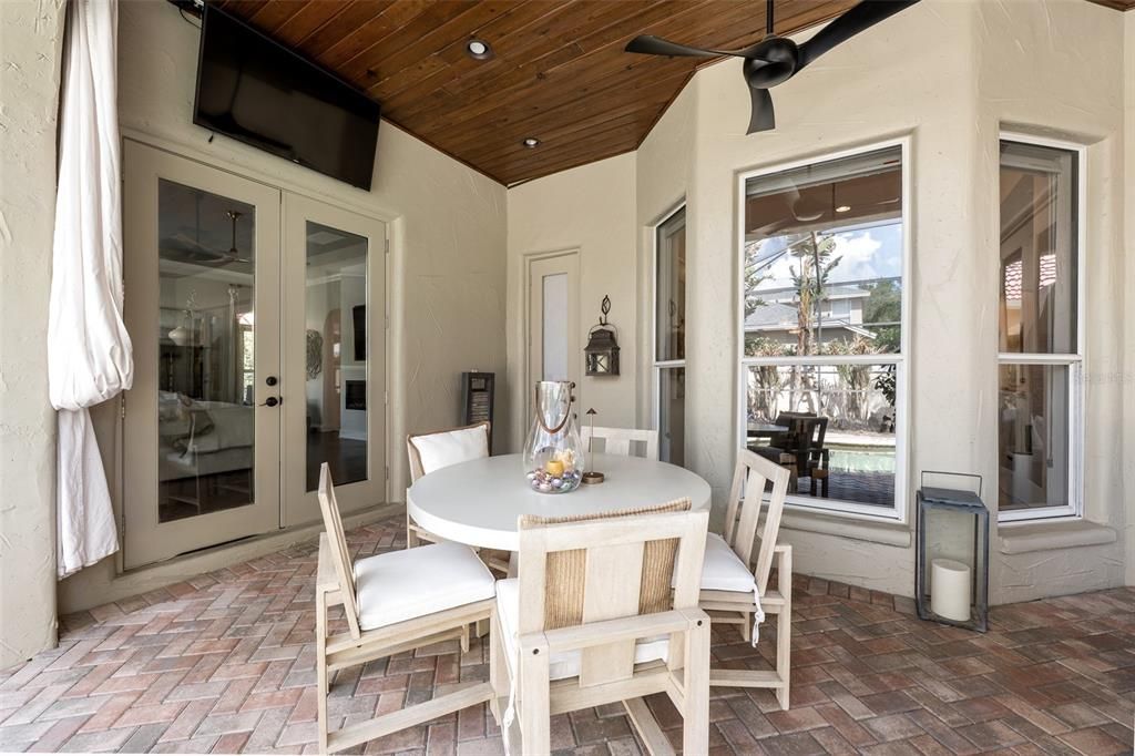 For Sale: $1,699,000 (5 beds, 3 baths, 3933 Square Feet)