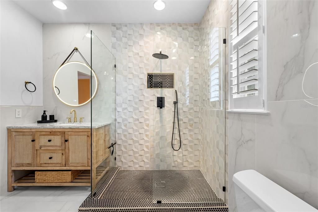 For Sale: $1,699,000 (5 beds, 3 baths, 3933 Square Feet)