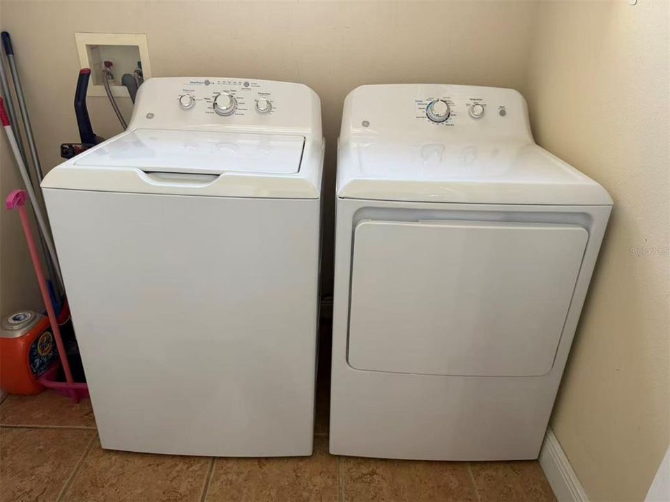 For Sale: $529,000 (4 beds, 2 baths, 2188 Square Feet)