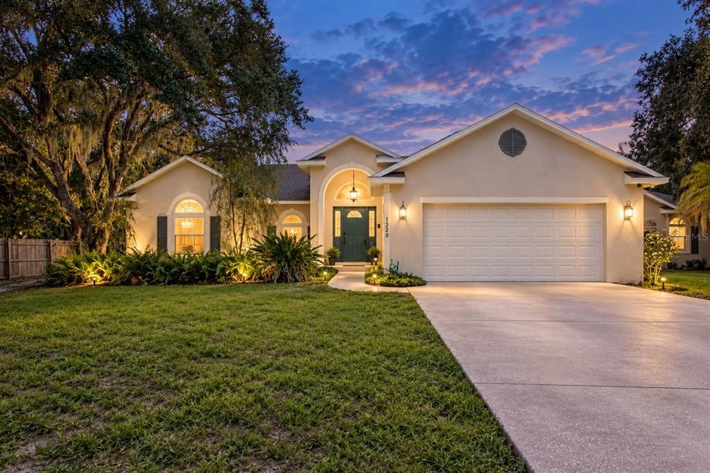 For Sale: $849,999 (4 beds, 3 baths, 2414 Square Feet)