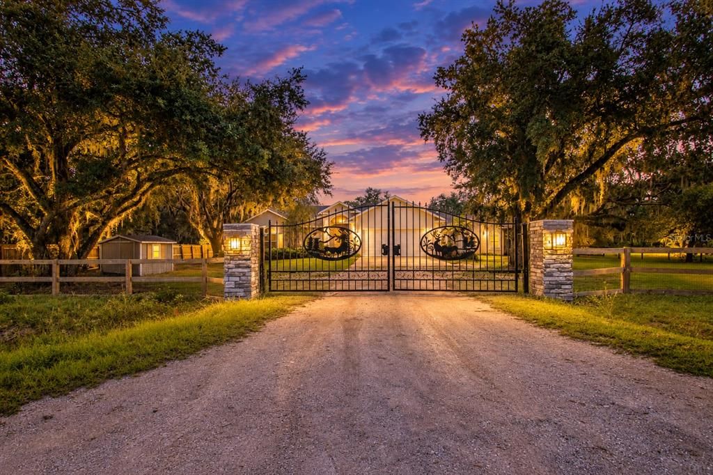 For Sale: $849,999 (4 beds, 3 baths, 2414 Square Feet)