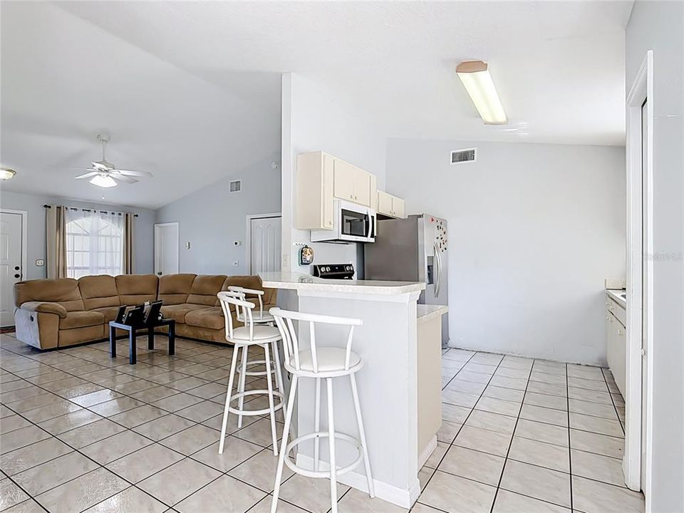 En Venta: $230,000 (3 camas, 2 baños, 1461 Pies cuadrados)