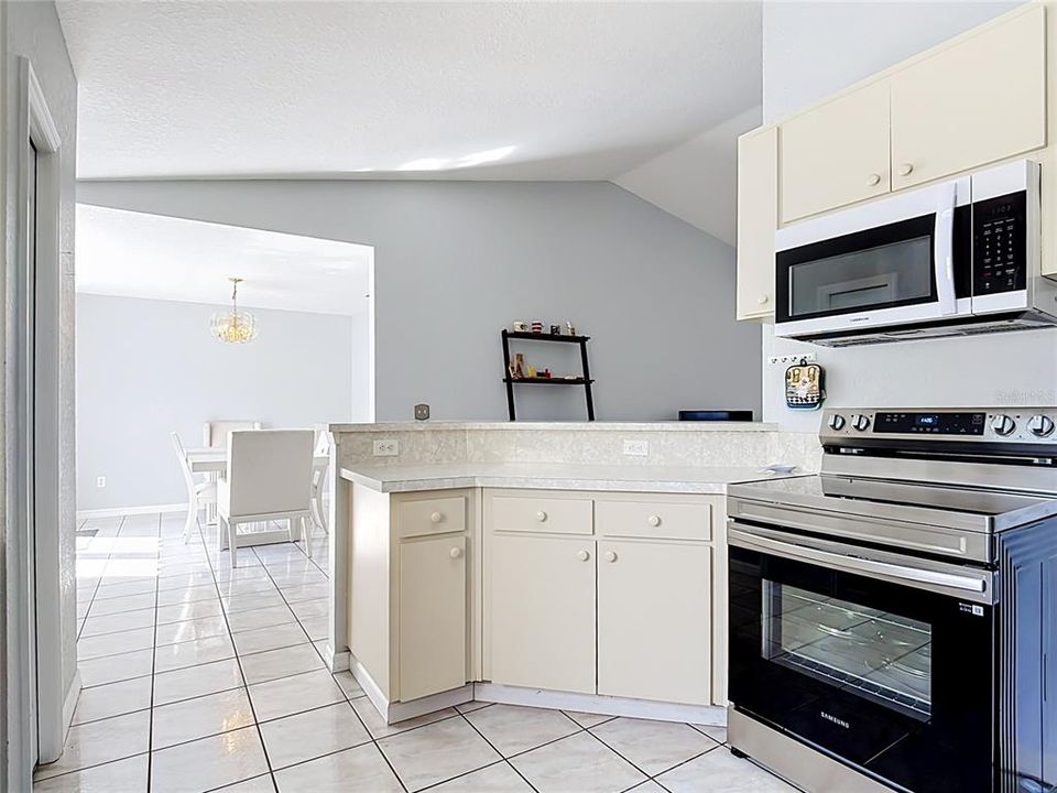 En Venta: $230,000 (3 camas, 2 baños, 1461 Pies cuadrados)