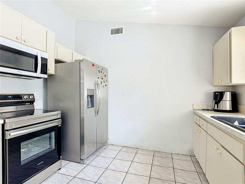 En Venta: $230,000 (3 camas, 2 baños, 1461 Pies cuadrados)