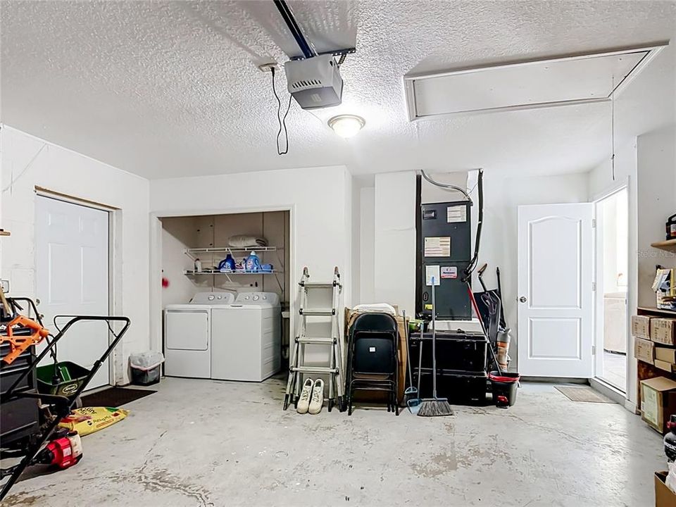 En Venta: $230,000 (3 camas, 2 baños, 1461 Pies cuadrados)