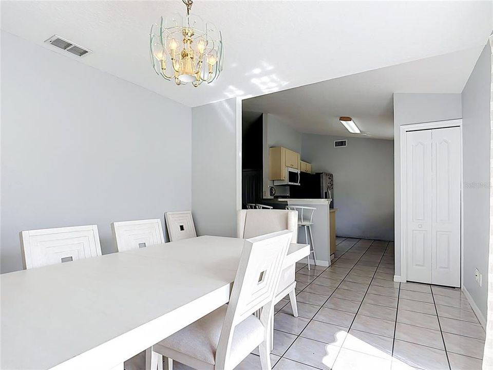 En Venta: $230,000 (3 camas, 2 baños, 1461 Pies cuadrados)