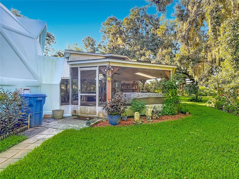 For Sale: $500,000 (3 beds, 2 baths, 2066 Square Feet)