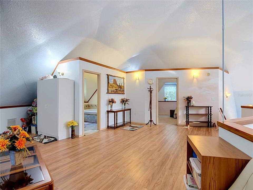For Sale: $500,000 (3 beds, 2 baths, 2066 Square Feet)
