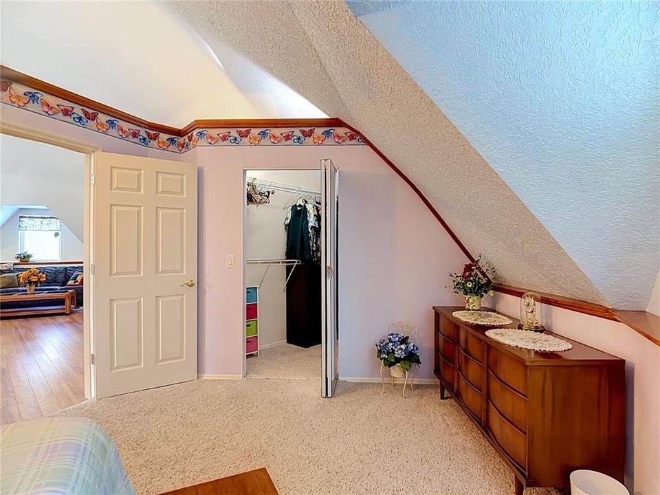 For Sale: $500,000 (3 beds, 2 baths, 2066 Square Feet)