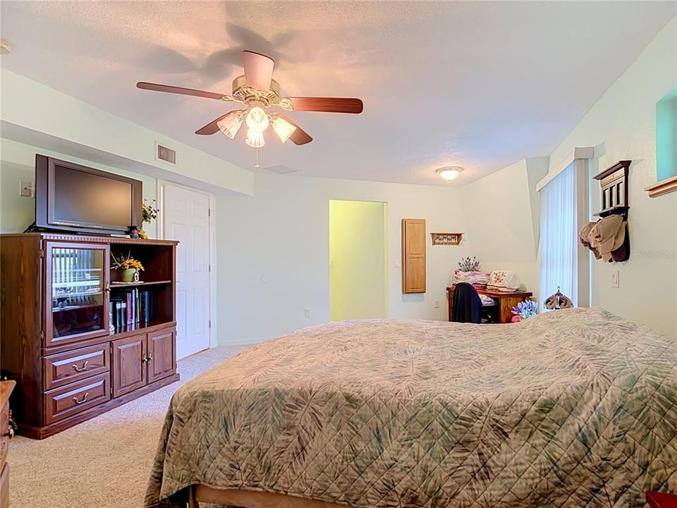 For Sale: $500,000 (3 beds, 2 baths, 2066 Square Feet)