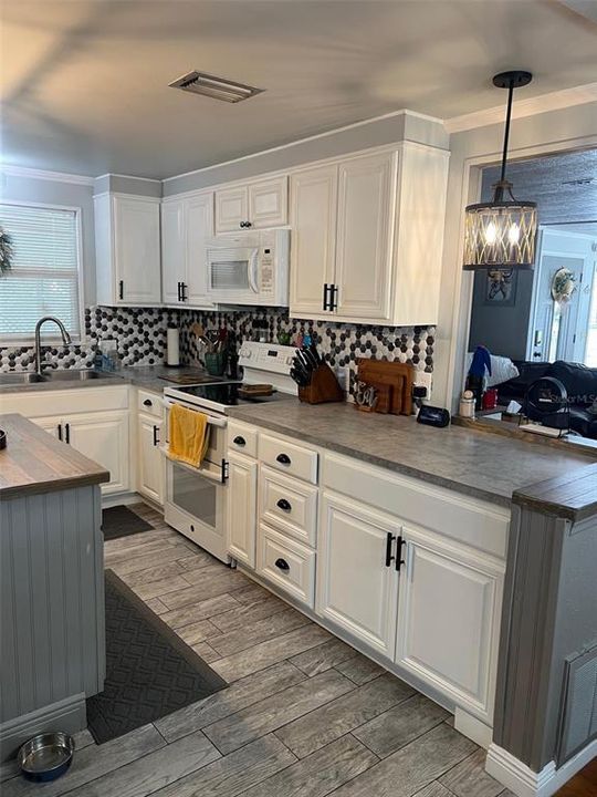 En Venta: $175,000 (2 camas, 2 baños, 1400 Pies cuadrados)