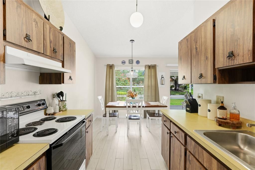 На продажу: $229,000 (3 спален, 2 ванн, 1272 Квадратных фут)