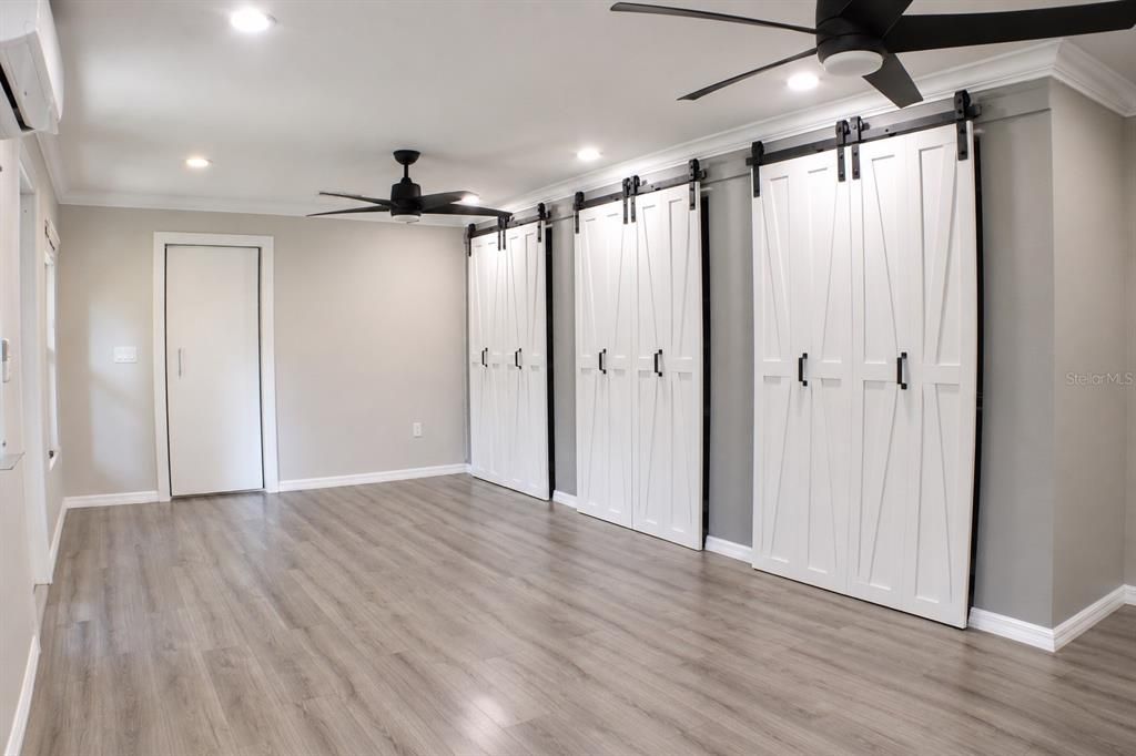 En Venta: $549,000 (4 camas, 2 baños, 2239 Pies cuadrados)