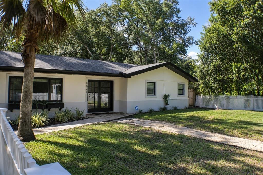 En Venta: $549,000 (4 camas, 2 baños, 2239 Pies cuadrados)