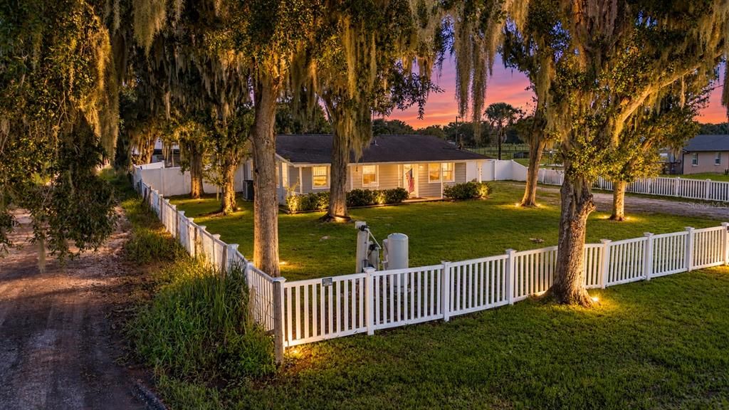 For Sale: $369,000 (3 beds, 2 baths, 1600 Square Feet)