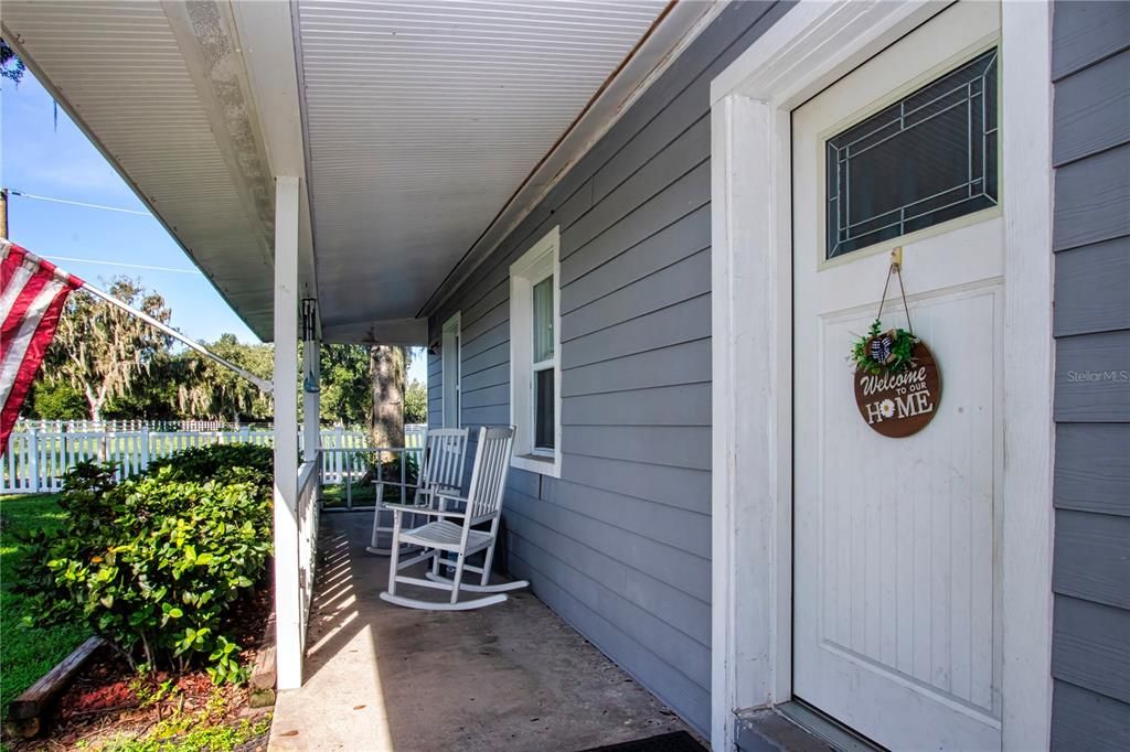 For Sale: $369,000 (3 beds, 2 baths, 1600 Square Feet)