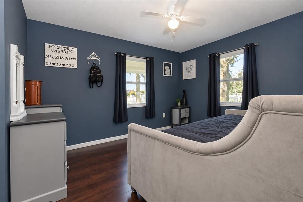 For Sale: $369,000 (3 beds, 2 baths, 1600 Square Feet)