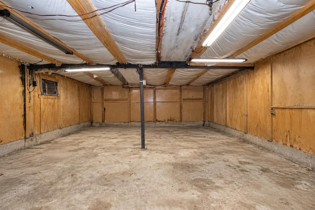 For Sale: $369,000 (3 beds, 2 baths, 1600 Square Feet)