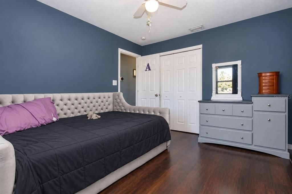 For Sale: $369,000 (3 beds, 2 baths, 1600 Square Feet)