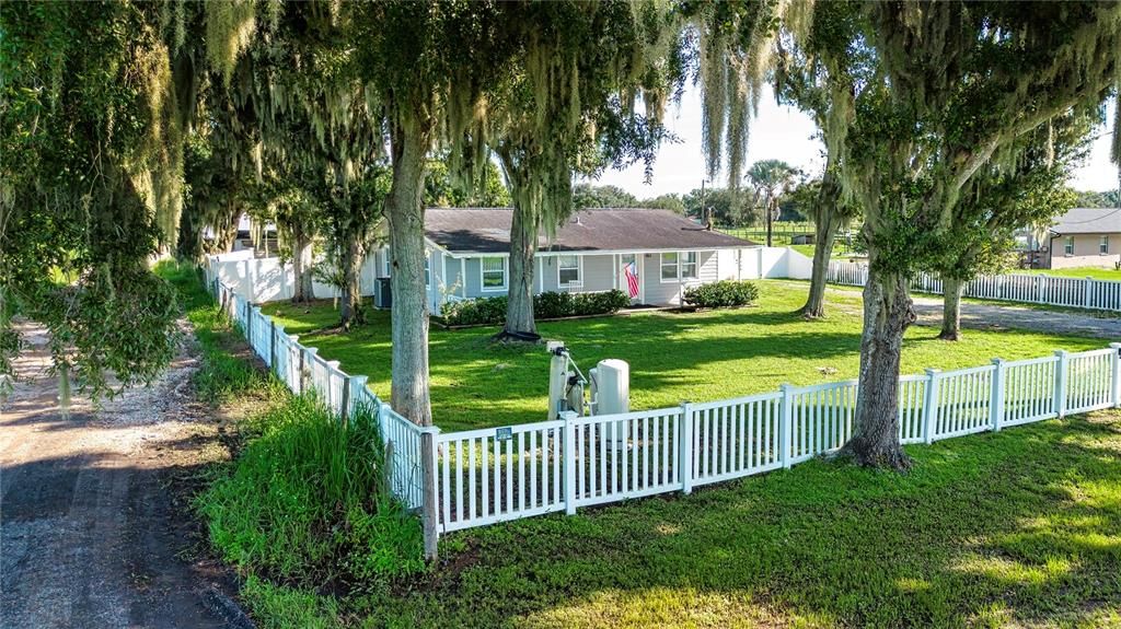 For Sale: $369,000 (3 beds, 2 baths, 1600 Square Feet)