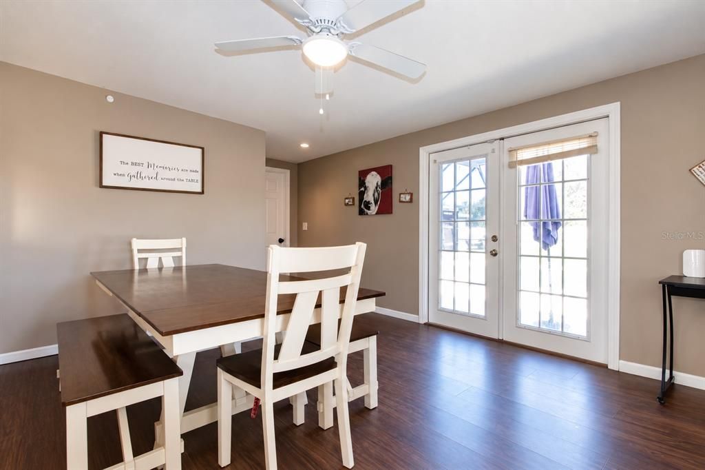 For Sale: $369,000 (3 beds, 2 baths, 1600 Square Feet)