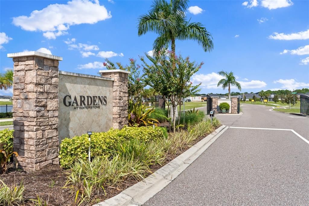 For Sale: $450,000 (5 beds, 3 baths, 2525 Square Feet)