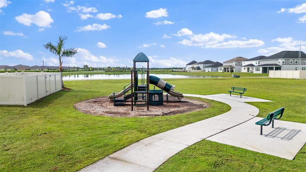 For Sale: $450,000 (5 beds, 3 baths, 2525 Square Feet)
