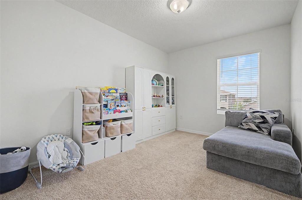 For Sale: $400,000 (4 beds, 2 baths, 2260 Square Feet)