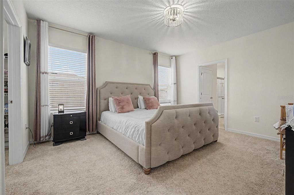 For Sale: $400,000 (4 beds, 2 baths, 2260 Square Feet)