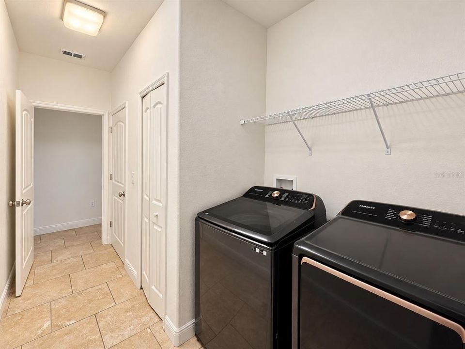 En Venta: $485,000 (4 camas, 3 baños, 3072 Pies cuadrados)