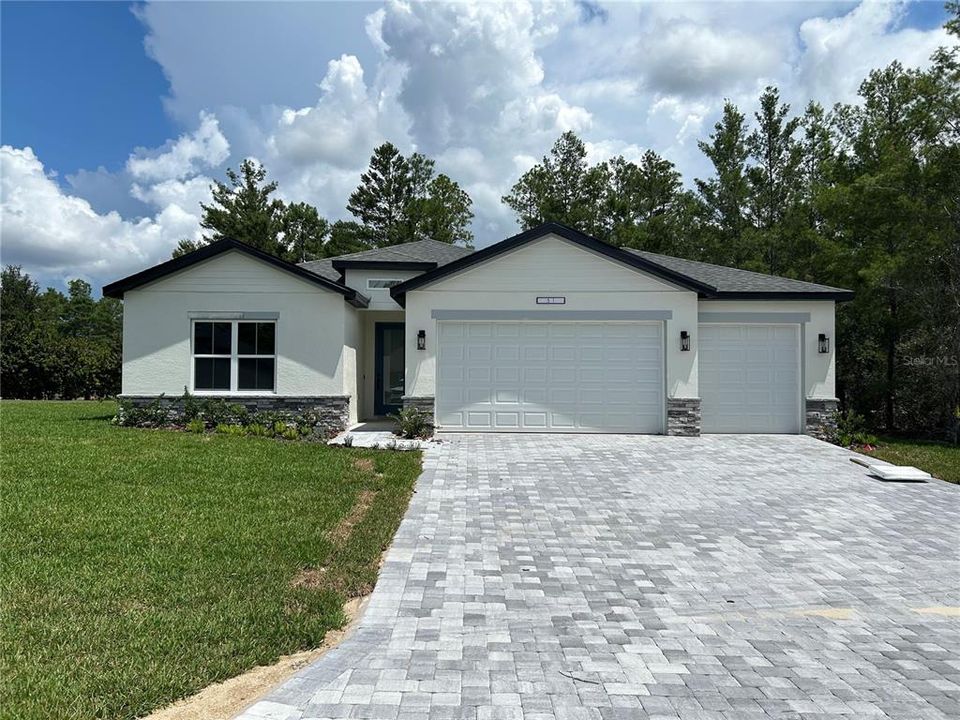 For Sale: $368,900 (4 beds, 3 baths, 2106 Square Feet)