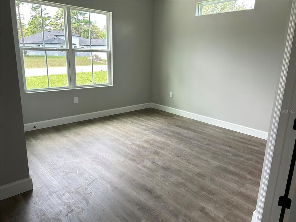 For Sale: $368,900 (4 beds, 3 baths, 2106 Square Feet)