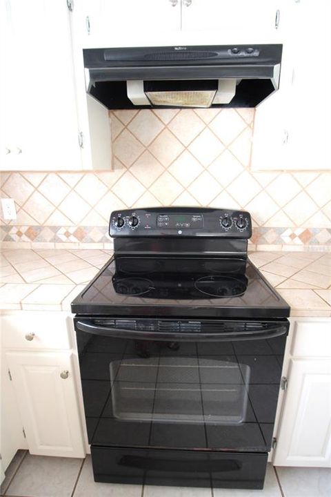 For Rent: $3,100 (4 beds, 2 baths, 1730 Square Feet)