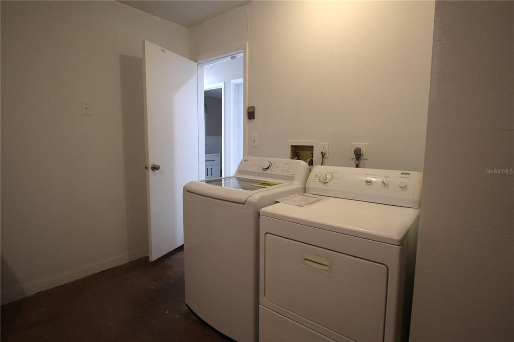For Rent: $3,100 (4 beds, 2 baths, 1730 Square Feet)