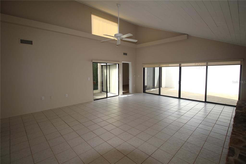 For Rent: $3,100 (4 beds, 2 baths, 1730 Square Feet)